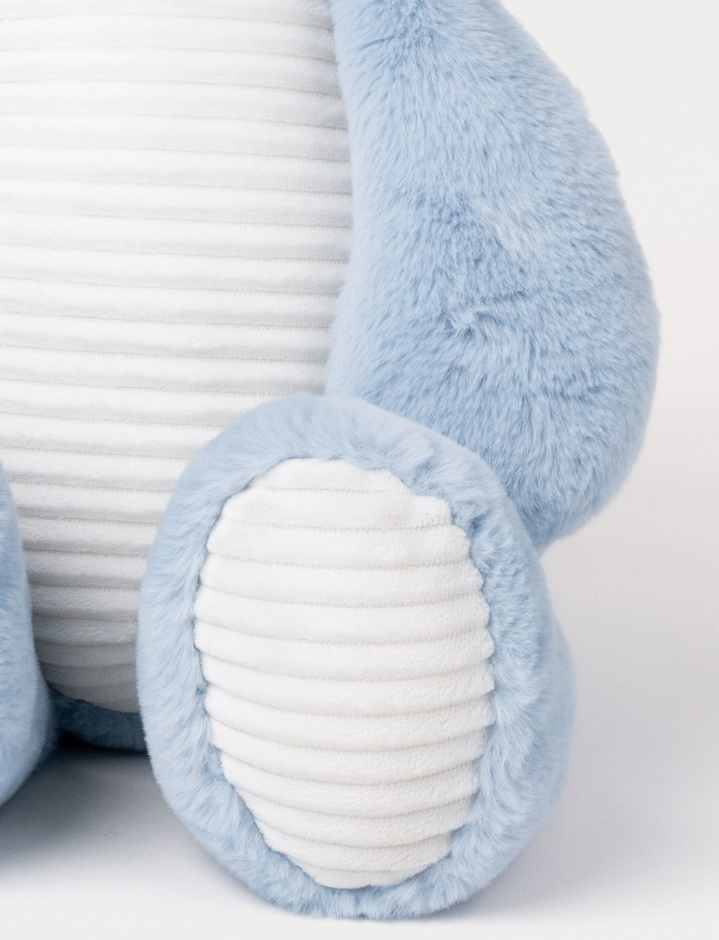 Dino vakosamettikankaalla