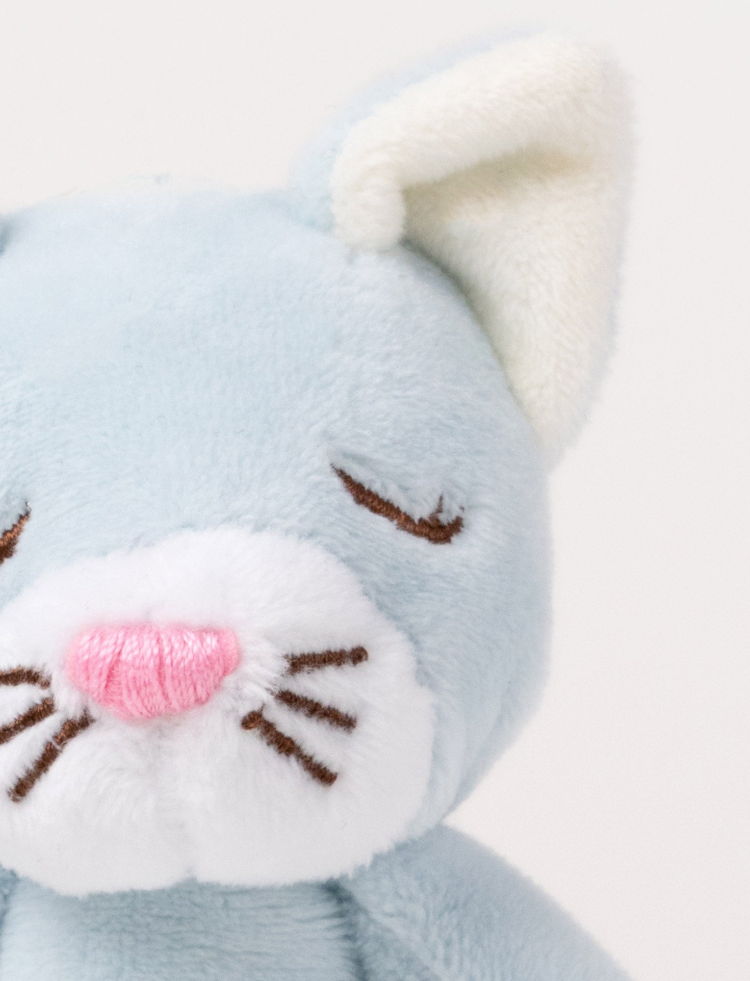 Image of Diinglisar, Rattle, Cat