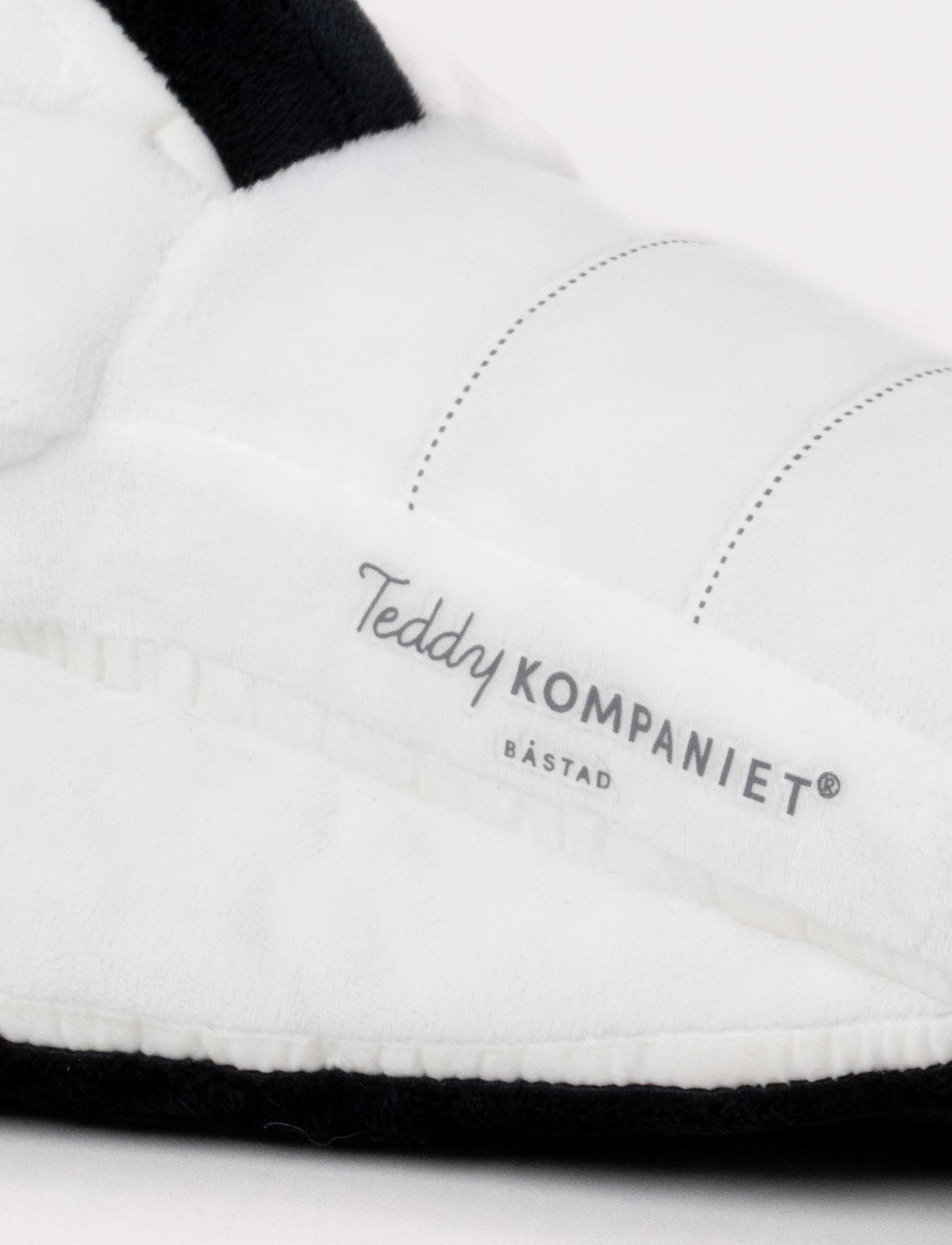 Glow-in-the-Dark, Teddy Space