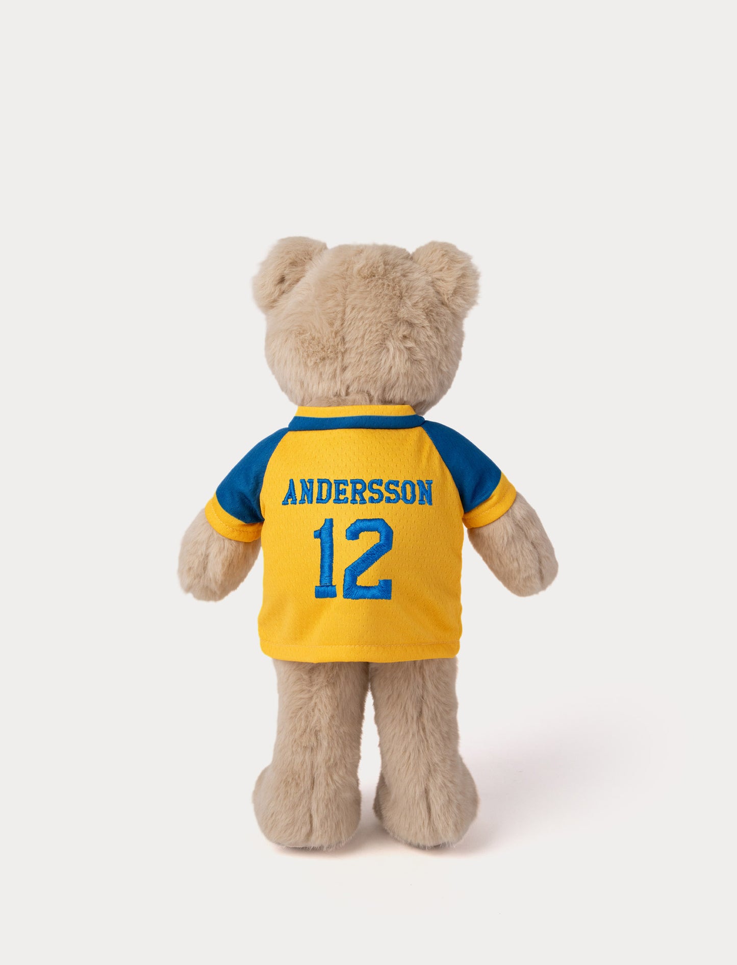 Sven med Fotbollströja