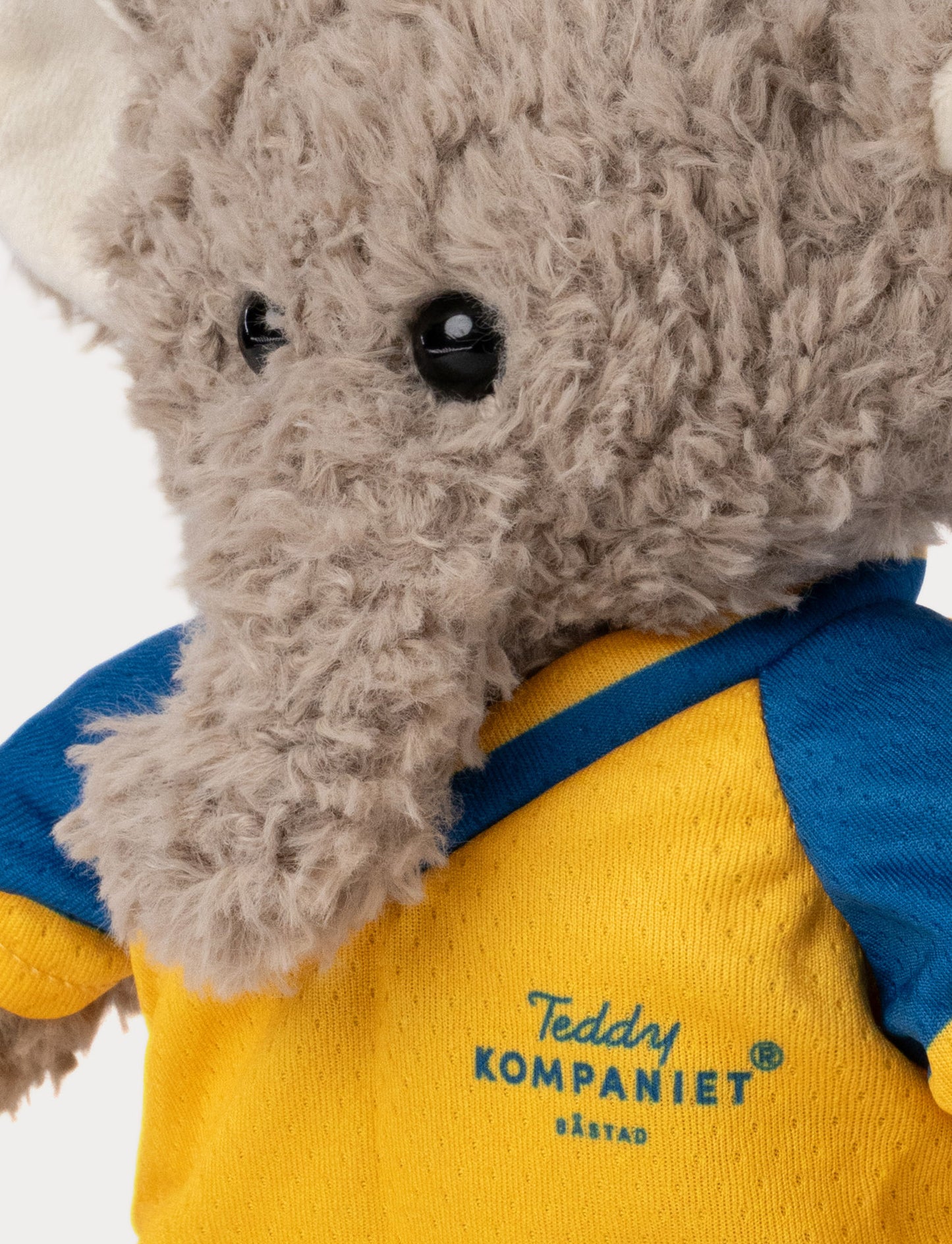 Retro Pals, Elefant med Fotbollströja