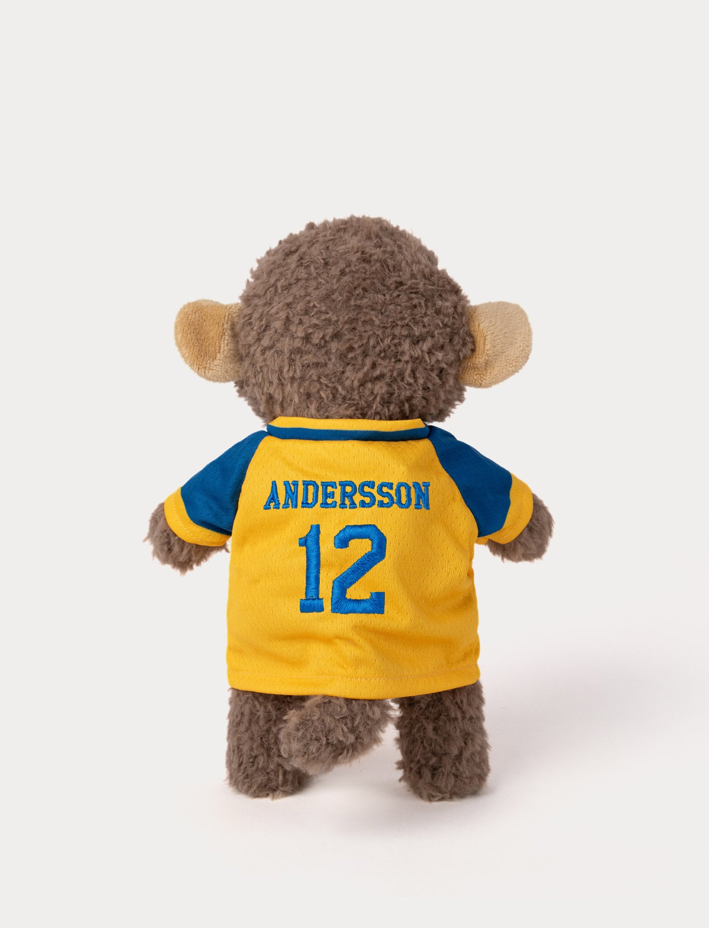 Retro Pals, Apa med Fotbollströja