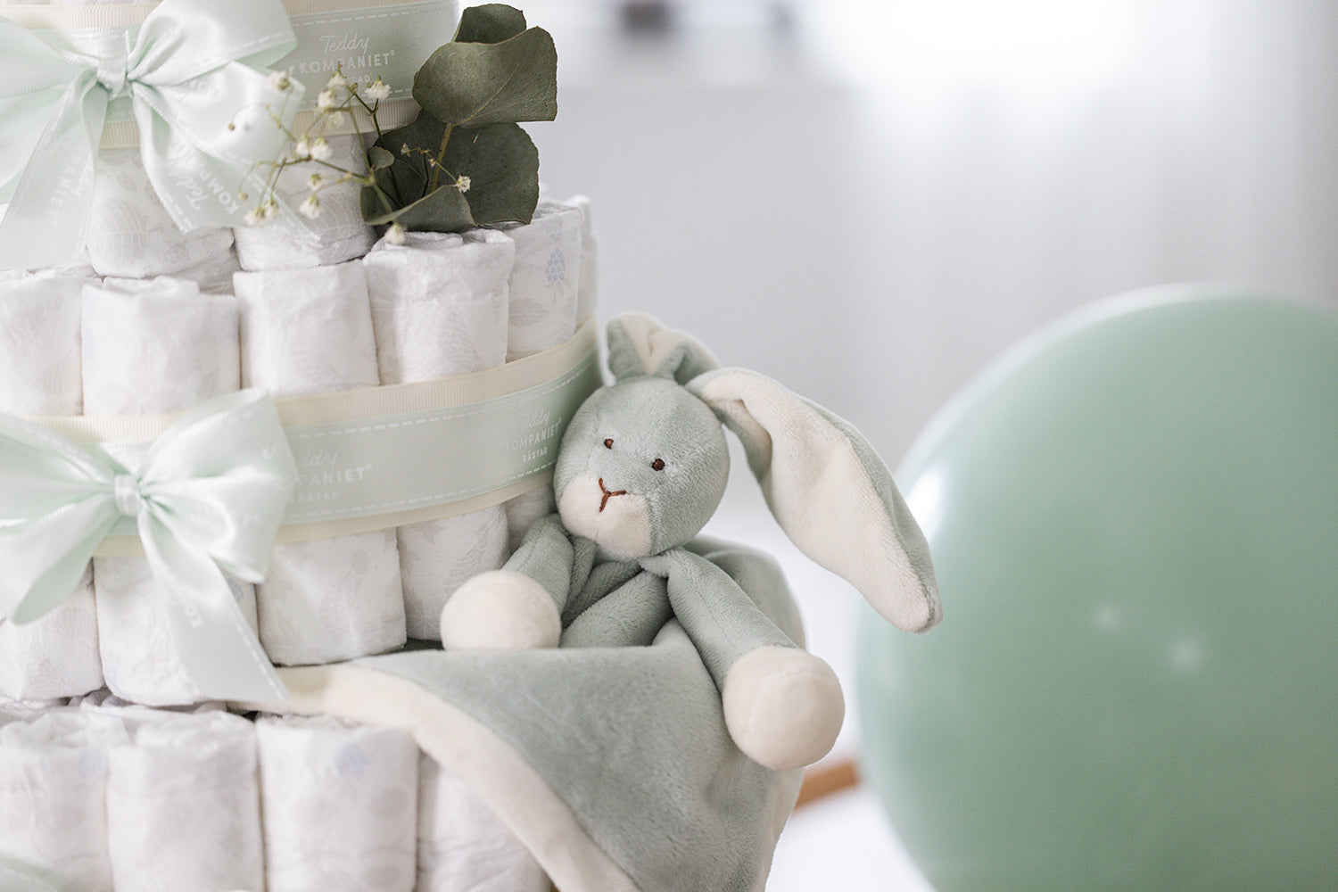  Image of files/4068_DiapercakeDetail_LOW_6e38fd02-ee4c-4e16-b34d-5179030bf76a.jpg