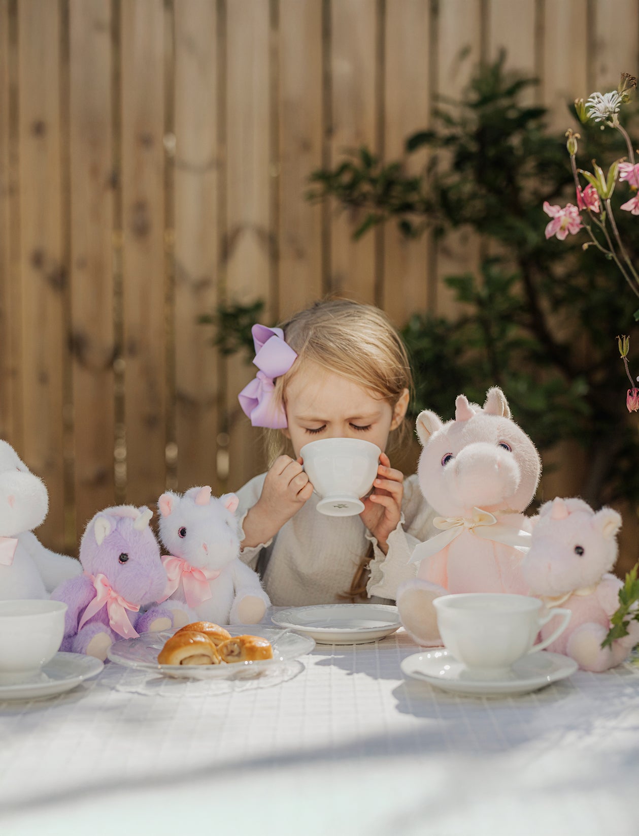  Image of Unicorn with Bow