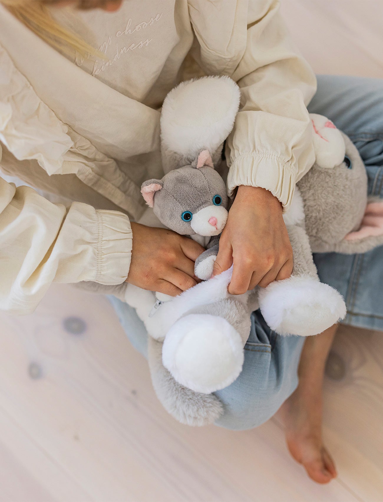  Image of Cat Tuva with Kitten