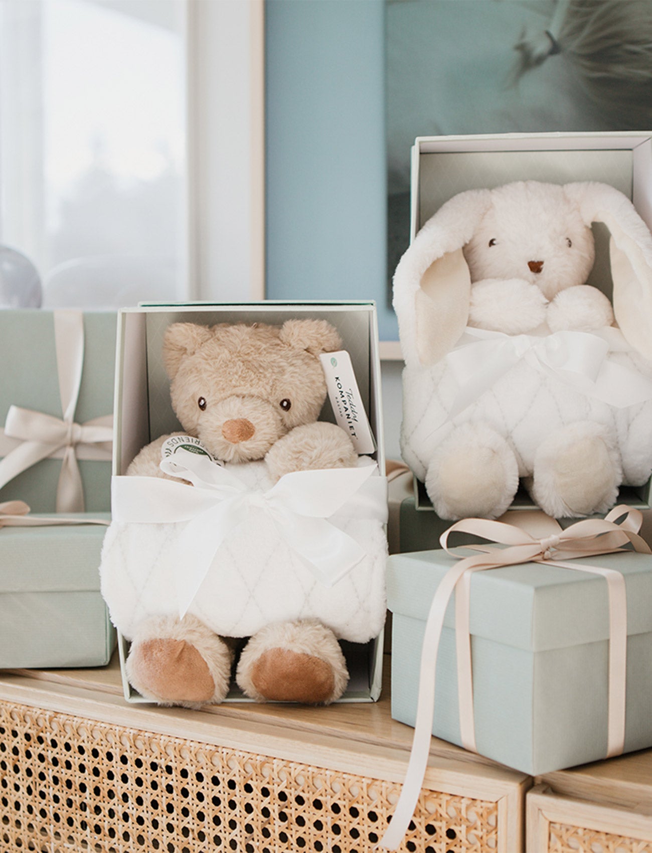 Fleece Blanket & Teddy Sven – Elegant Gift Set in Box – Teddykompaniet