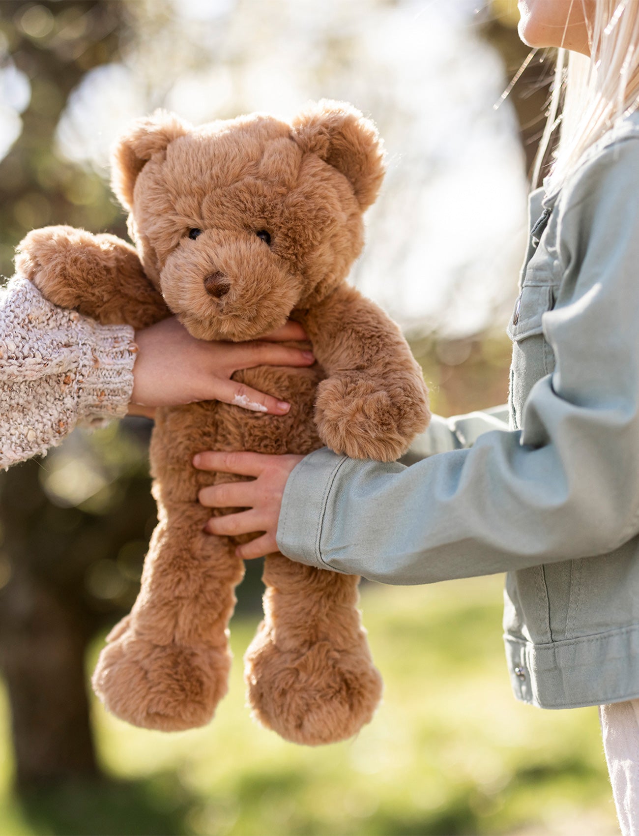 Sture – classic teddy bear in brown or greige, a timeless gift