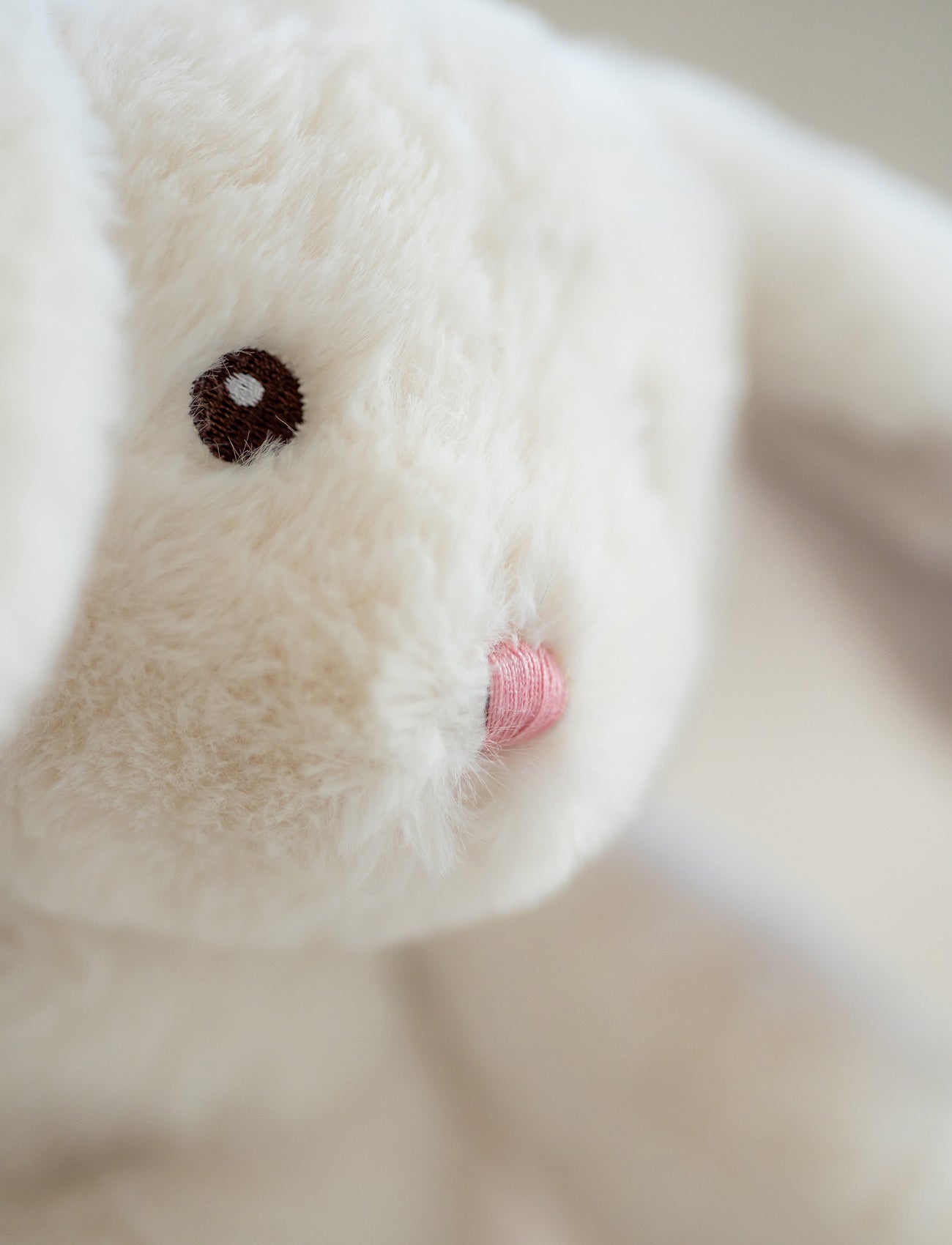 Lollan, Music Box, Bunny